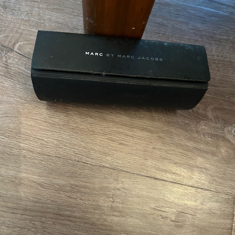 EUC Marc by Marc Jacob’s eyeglass case